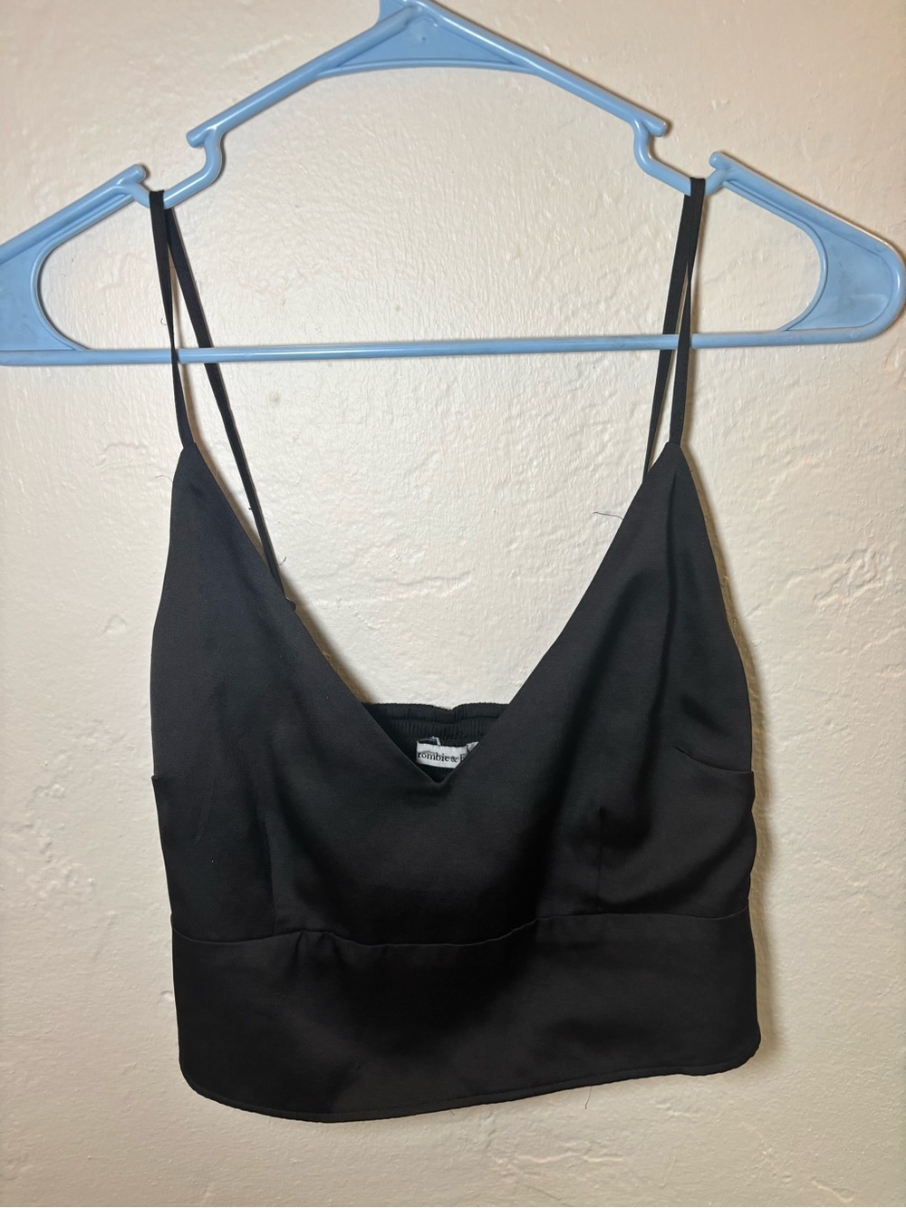 Black Spaghetti Strap V-Neck Crop Top - Unbranded